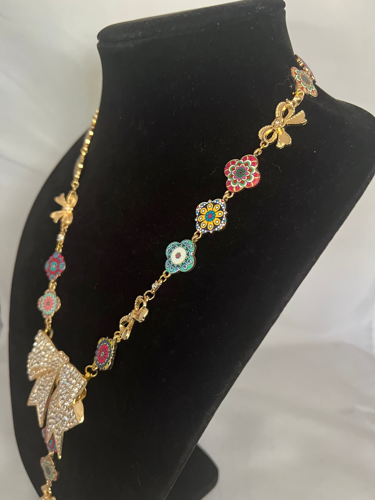 Bows & Baubles