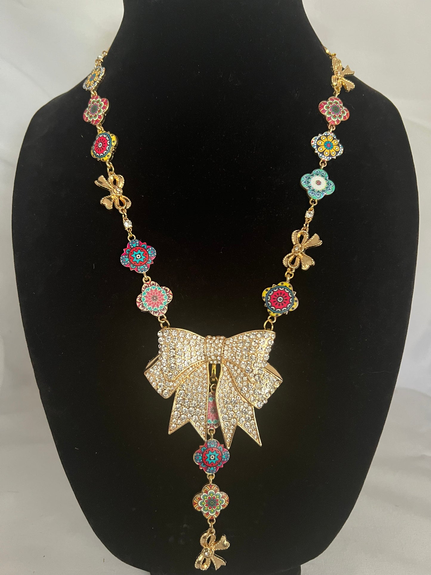 Bows & Baubles