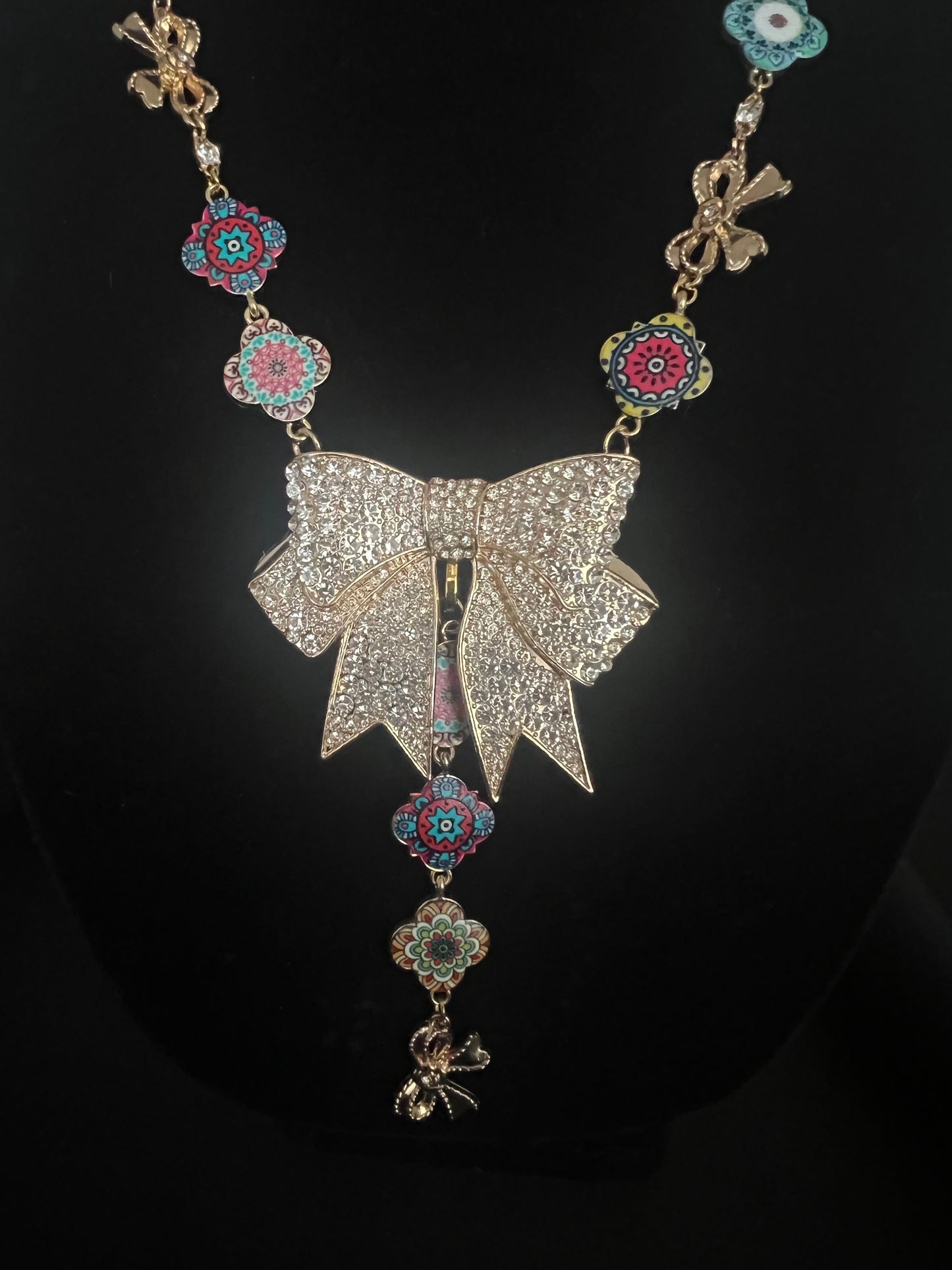 Bows & Baubles
