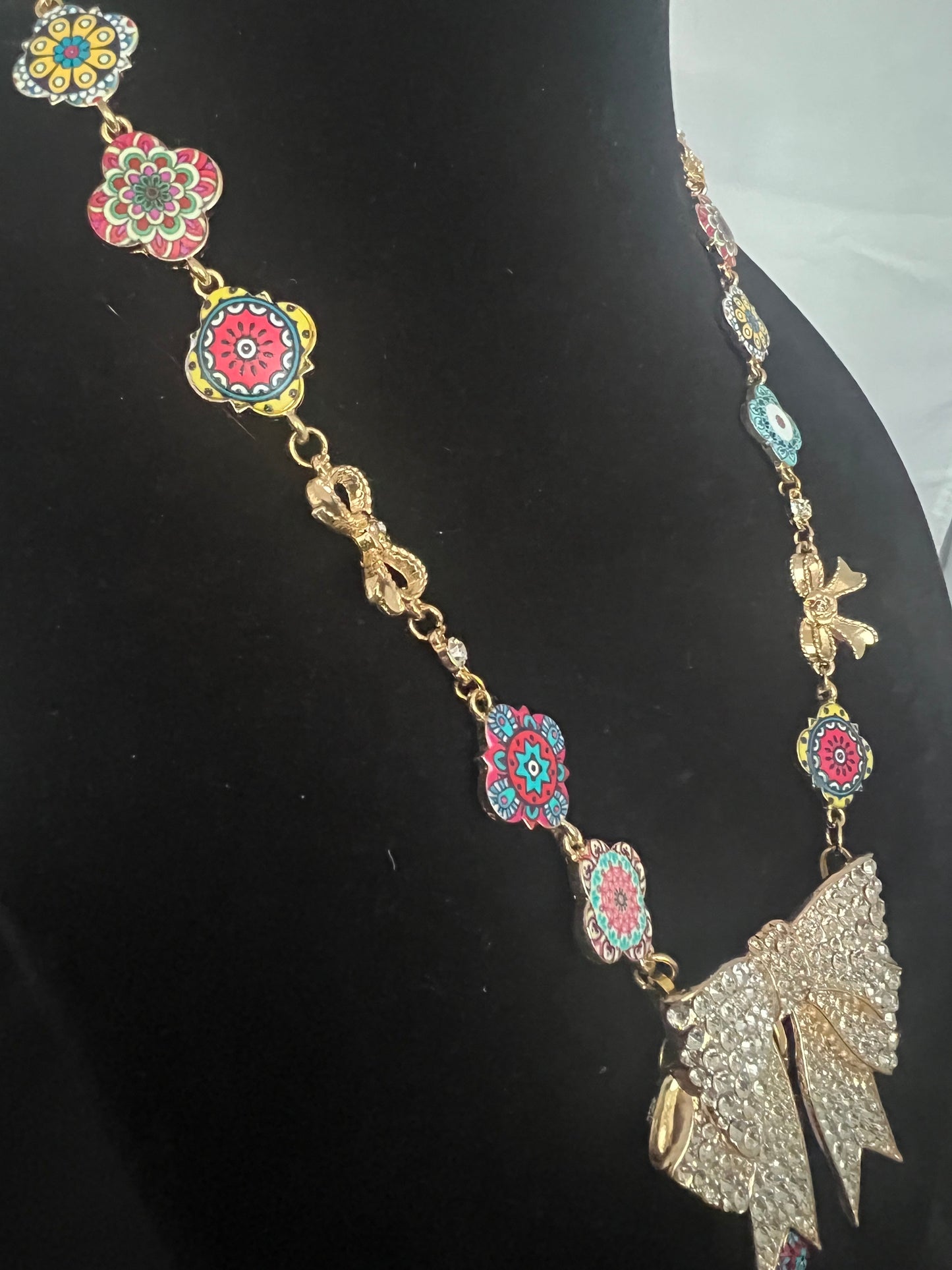 Bows & Baubles